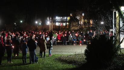 Bild: Kunz
Die evangelische Pfarrei St. Michael hielt eine der Christvespern am Heiligen Abend erstmals im Max-Reger-Park.
