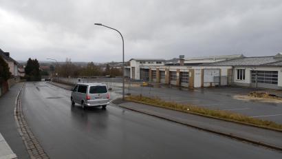 Bild: wpt
Gähnende Leere auf der Kastler Straße um 11.30 Uhr an Heiligabend. Dort stauen sich vor Feiertagen normalerweise die Autos von der Fuggerstraße bis zum Kaiser-Wilhelm-Ring.