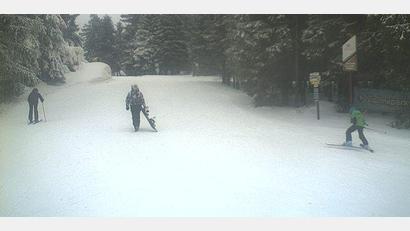 Screenshot: esc
Am zweiten Weihnachtsfeiertag nutzten ein paar Wintersportler die günstigen Bedingungen am Ochsenkopf.