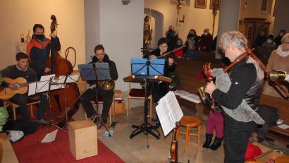 Bild: kro
Die Mitterteicher Stubenmusik bereicherte am Ersten Weihnachtsfeiertag den Abendgottesdienst in der Stadtpfarrkirche St. Jakob.