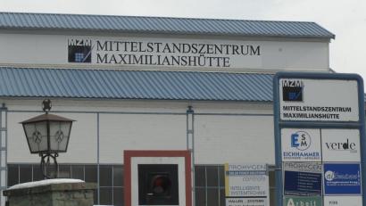 Bild: uax
Das Mittelstandszentrum Maximilianshütte hat seinen Sitz in Maxhütte-Haidhof. Am 30. April 2022 läuft dort der Mietvertrag aus.