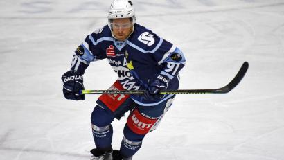 Archivbild: gb
Stürmer Dennis Thielsch kehrt nach überstandener Verletzung ins Team der Blue Devils zurück.
