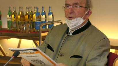 Bild: Hirsch
Der 93-jährige Chronist Franz Sichler schreibt die Reihe "Berühmte Schwandorfer Persönlichkeiten" fort.