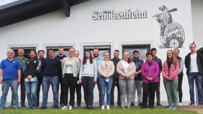 Bild: Stiftlandgau/exb
Die Teilnehmer der Vereinsübungsleiterausbildung im Stiftlandgau mit Ausbilder Dieter Beer (links) und Gauschützenmeister Manfred Zölch (Zweiter von links).