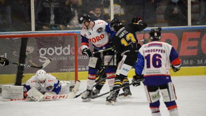Bild: brü
Viel Mühe hatte der ERSC Amberg Ende Oktober, um im Heimspiel gegen den ESC Dorfen mit 5:3 die Oberhand zu behalten.