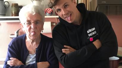 Archivbild: Christian Krömer/exb
Vor der Kamera hatten die beiden Krömers immer Spaß. Am Dienstag ist Lisbeth, auf Tiktok bekannt als "Oma Lissi", gestorben.