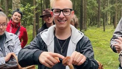 Bild: Hunzinger/exb
Julian Hunzinger wandte sich neben seiner Leidenschaft für Störche auch intensiv dem Thema Pilze zu. so dass er zwischenzeitlich als gefragter Führer herbstlicher Pilzexkursionen gilt.