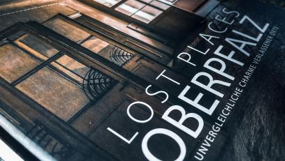 Bild: Alexander Unger
Der neue Bildband von Nina Schütz. "Lost Places Oberpfalz".