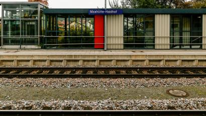 Bild: Hösamer
Der Bahnhof Maxhütte ist Ziel einer speziellen Busanbindung von Burglengenfeld über Teublitz.