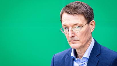 Symbolbild: Moritz Frankenberg/dpa
Bundesgesundheitsminister Karl Lauterbach.