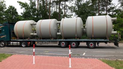 Bild: sne
Die Filter des neuen Technikgebäudes sind angekommen. Jeder wiegt stolze 3,5 Tonnen.