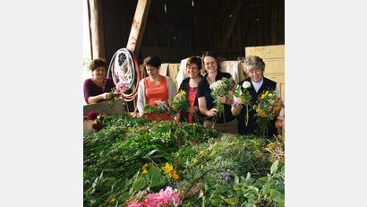 Bild: do
Das Kräuterbüschl-Binden hat beim Frauenbund Speinshart Tradition