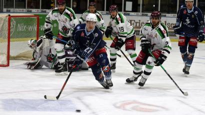 Bild: gb
Am Mittwoch trafen die Blue Devils (blaue Trikots) und Lindau in Weiden aufeinander. Beim Gegner gibt es nun einige Corona-Verdachtsfälle.