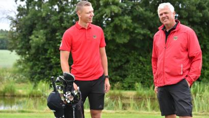 Bild: A. Schwarzmeier
Golf-Bundestrainer Ulrich Eckhardt (rechts) und im Gespräch mit Matthias Schmid, das vielleicht größte deutsche Golf-Talent.