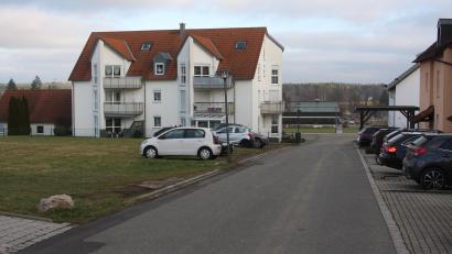 Bild: wro
Nach Meinung von Bürgermeister Toni Dutz kann eine Baulücke im Norden der Kurt-Schumacher-Straße bereits im Frühjahr 2022 geschlossen werden.