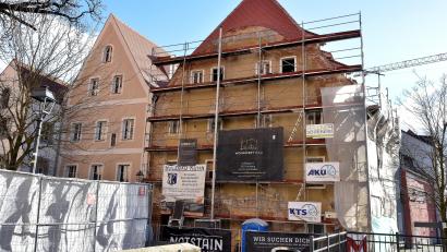 Bild: Stephan Huber
Das Notstainhaus in der Schiffgasse 5 soll bereits Ende Juli fertig saniert sein. Dann eröffnet dort auch das "Notstain" – ein Lokal auf zwei Stockwerken mit einem Außenbereich.