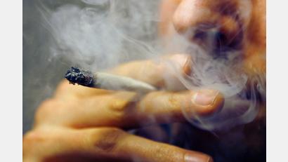 Bild: Daniel Karmann/dpa
Ein 15-Jähriger versuchte, seine Drogen vor der Polizei zu verstecken.