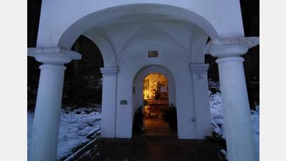 Bild: gz
Interessierte sind jeden Mittwoch um 18 Uhr zum deutschlandweit organisierten Rosenkranz an die Waldkapelle "Goldberg" eingeladen.