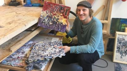 Bild: ihl
Florian Nörl mit einer Auswahl seiner Textilsteine.