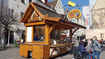 Bild: Philipp Beyer
Fast 2 Meter Höhe misst die Eisenkonstruktion auf dem Dach des Festwagens der Bäckerei Beyer. Jetzt montierten Diebe das Gestell samt Breze ab.