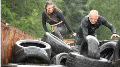 Archivbild: exb
Reifengefüllte Container sind nur ein Hindernis, das die Teilnehmer des Rats Run überwinden müssen.