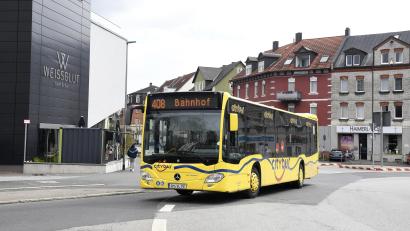 Symbolbild: Petra Hartl
Dürfen Ungeimpfte ohne Test zur nächsten Teststation mit dem Bus oder dem Zug fahren?