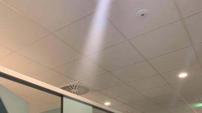 Archivbild: exb
Der Informant hat Oberpfalz-Medien das Foto zukommen lassen, welches die Platzierung der Kamera zeigt. Laut Datenschutzbehörde ist der Umkleidebereich verpixelt.