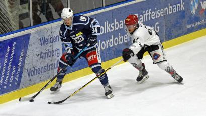 Archivbild: gb
Bei den Blue Devils Weiden (Szene aus einer Partie gegen Passau) gibt es weitere positive Corona-Fälle.
