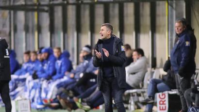 Bild: Ulrich Wagner
Michael Köllner feuert sein Team an. Die Aufgabe übernahm der Oberpfälzer Trainer, wenn schon keine Sechziger-Fans im Stadion waren.
