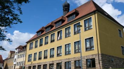 Bild: do
Mit kleineren "Sofortmaßnahmen" will der Marktgemeinderat den Geruchsbelästigungen in der Grund- und Mittelschule begegnen