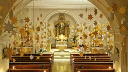 Bild: Johannes Popp/exb
Ein Sternenhimmel prangt in der Kirche St. Vitus.