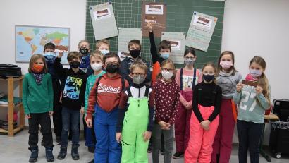 Bild: Grundschule Plößberg/exb
Die Kinder der 4. Klasse haben ein Projekt gegen den Klimawandel gestartet.