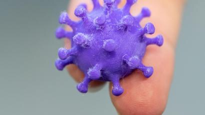 Symbolbild: Robert Michael/dpa
Das Coronavirus breitet sich weiter auch im Landkreis Neustadt/WN und der Stadt Weiden aus. Die Infektionszahlen steigen unaufhörlich.