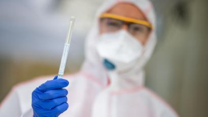 Bild: Sebastian Gollnow/dpa
Die Neuinfektionen mit dem Coronavirus in Weiden und dem Landkreis Neustadt klettern weiterhin nach oben.