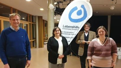 Bild: Netzwerk Inklusion/exb
Berthold Kellner, Marianne Schieder, Friedrich Wölfl und Christina Ponader (von links) tauschten sich in Mitterteich zur Demokratieförderung aus.