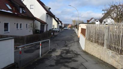 Bild: bnr
Ein Investitionsschwerpunkt wird in diesem Jahr der Ausbau der Schulstraße im Ortsteil Wernberg sein. In diesem Zuge werden auch die Kanal- und Wasserleitungen erneuert.