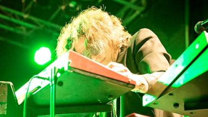 Bild: Michael Golinski/exb
Profimusiker Toby Mayerl in Aktion. Der Amberger Musiker hat in seinem Leben bereits mehr als 3000 Konzerte in ganz Europa gespielt.