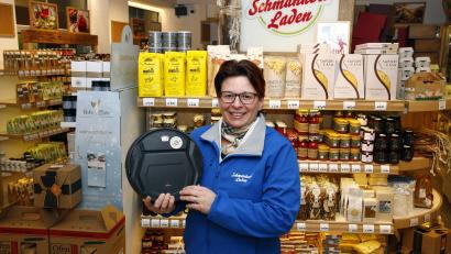 Bild: Wieselburger Schmankerlladen/dpa 
Saugroboter "Fluffy" hat das österreichische Städtchen Wieselburg in Atem gehalten