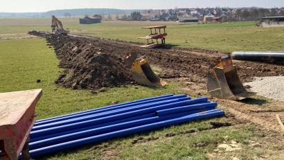 Bild: e
Wasserleitungsbaustellen bestimmten im Jahr 2021 das Vilsecker Stadtgebiet. 4,2 Millionen Euro investierte die Stadt in Erneuerungsmaßnahmen in diesem Sektor. Dazu gibt 80 Prozent Zuschuss, die Bürger müssen nicht mit Ergänzungsbeiträgen belastet werden.