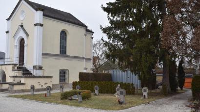 Bild: bnr
Neben der Gruftkapelle soll eine Urnenwandanlage mit 81 Urnennischen errichtet werden.