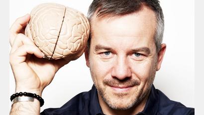 Bild: Tibor Bozi/exb
Das Hirn ist sein Arbeitsgerät. Gedächtnistrainer Markus Hofmann, der ursprünglich aus Nabburg kommt, hat mit Beginn der Pandemie alle seine Vorträge verloren. Nun geht er neue Wege.