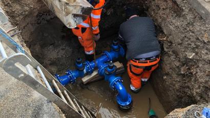 Bild: bö
Die Bauhofmitarbeiter in Schmidmühlen hatten zwischen Weihnachten und Dreikönig vier Wasserrohrbrüche zu beheben. In der Bahnhofstraße musste sogar ein komplettes Schieberkreuz ausgetauscht werden.