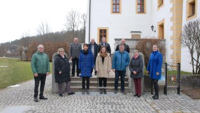 Bild: pop
Von großem Wert für die Marktgemeinde Schmidmühlen sind ihre Beauftragten (vorn, von links): Martin Bauer, Rita Geitner, Michaela Meyer, Paula Weigert, Bürgermeister Peter Braun, Christine Werner und Anna-Lena Braun; hinten (von links): Karl Bauer, Mathias Huger, Josef Popp und Peter Fochtner jun.)