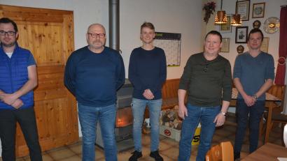 Bild: jr
Den Vorstand neu gewählt haben die Mitglieder des Geflügelzuchtvereins Konnersreuth. Im Bild das engere Führungsteam mit (von links) Jürgen Malzer, Siegmund Lenk, Patrick Weiß, Peter Malzer und Sebastian Malzer.