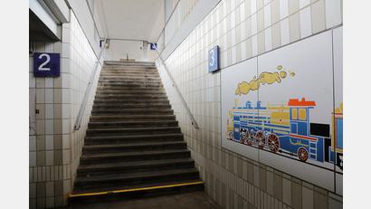 Bild: Wolfgang Steinbacher
Die Zeiten der Dampfeisenbahn sind zwar auch in Amberg schon längst vorbei, doch viel geändert hat sich am Bahnhof seither nicht.