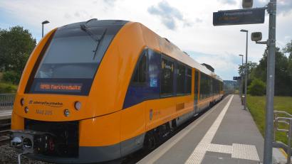 Bild: Würth, Wolfgang
Nachfolger gesucht: Ab 2025 wird die Strecke Regensburg-Hof neu ausgeschrieben. Aktuell ist hier die Oberpfalzbahn unterwegs