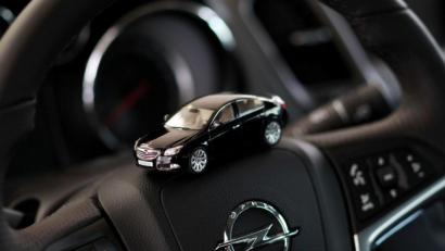 Bild: Rolf Vennenbernd
Wegen möglicher Rostschäden an den Spurstangen der Hinterachse ruft Opel weltweit rund 570.000 Autos in die Werkstätten.