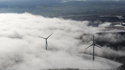 Bild: mür
Neben sechs Windrädern beim Ahornberg sind vier weitere am Grenzkamm geplant. Der Landstrich ist kein Schutzgebiet. Warum es eins werden soll, erklärt Alfred Wolf. Er und seine Mitstreiter sprechen sich deutlich gegen weitere Windräder an diesem Standort aus.