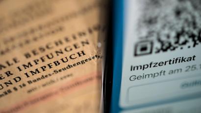 Bild: Marijan Murat/dpa
Impfpflicht ja oder nein? Die drei Bundestagsabgeordneten aus dem Landkreis Schwandorf beziehen dazu Stellung.