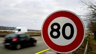 Symbolbild: Nicolas Tucat
Tempo 80 auf der A6. Bis März muss das Amtsgericht Amberg 500 Einspruchsfälle behandeln.